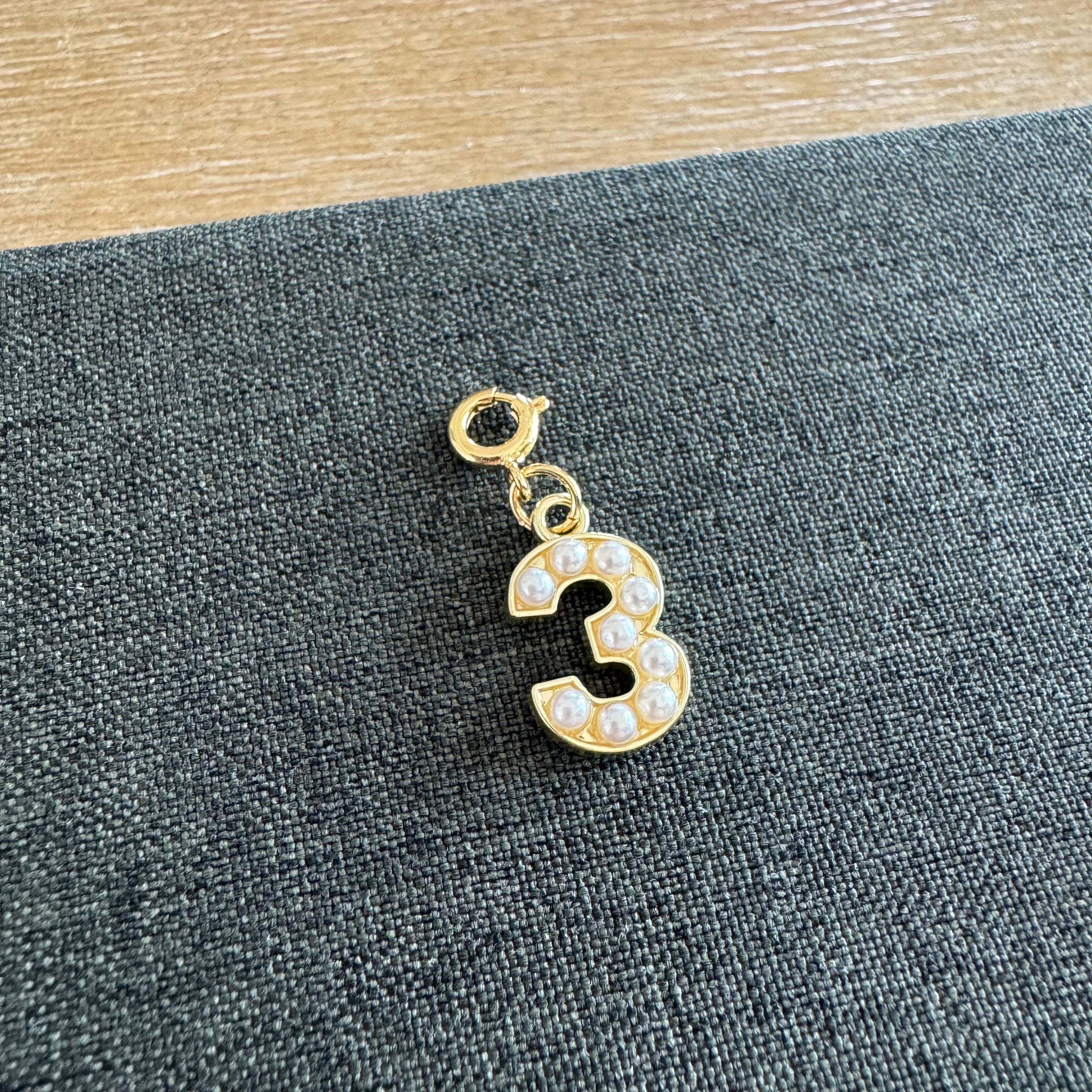 Number Charm Pearl with clasp