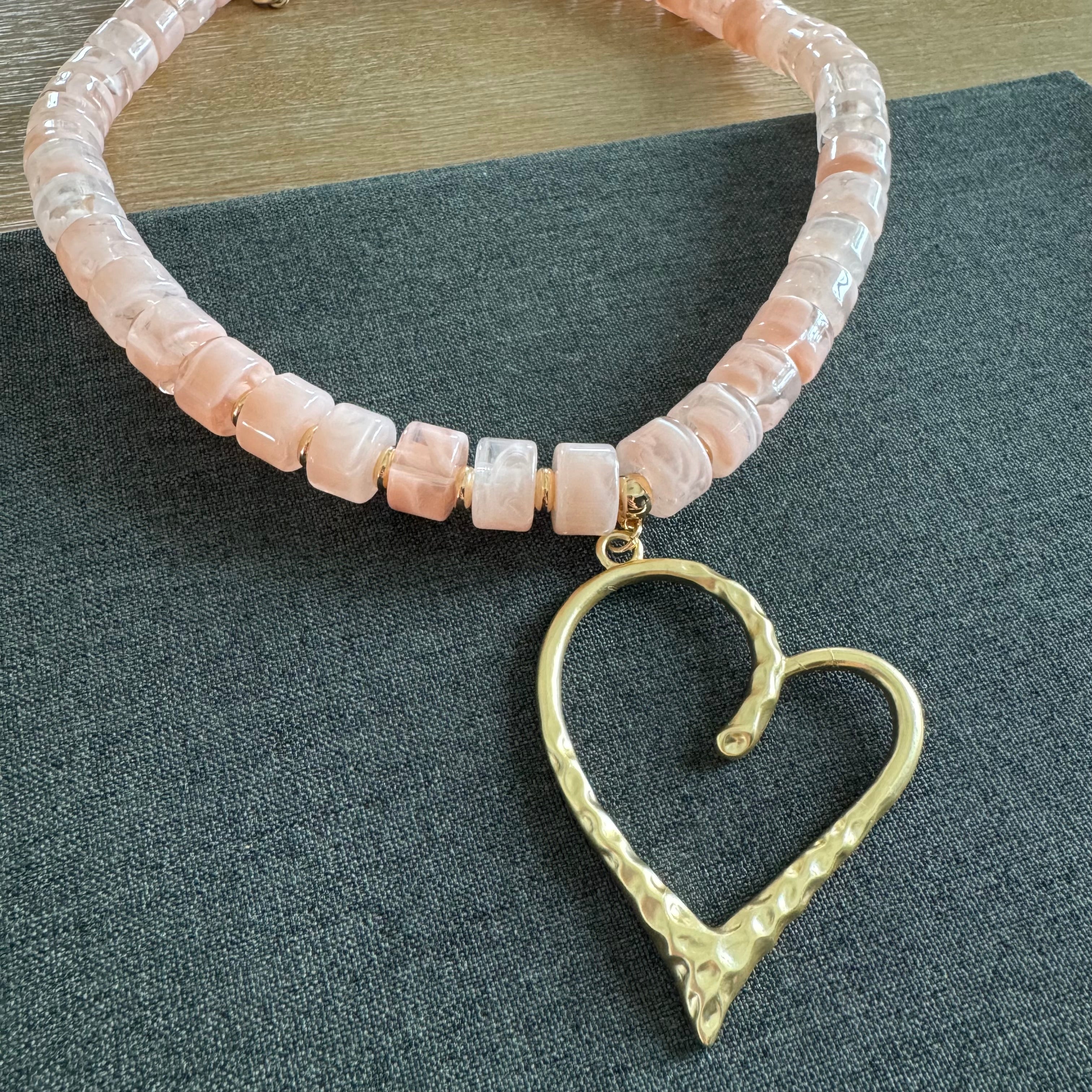 Harrison Heart Necklace pink