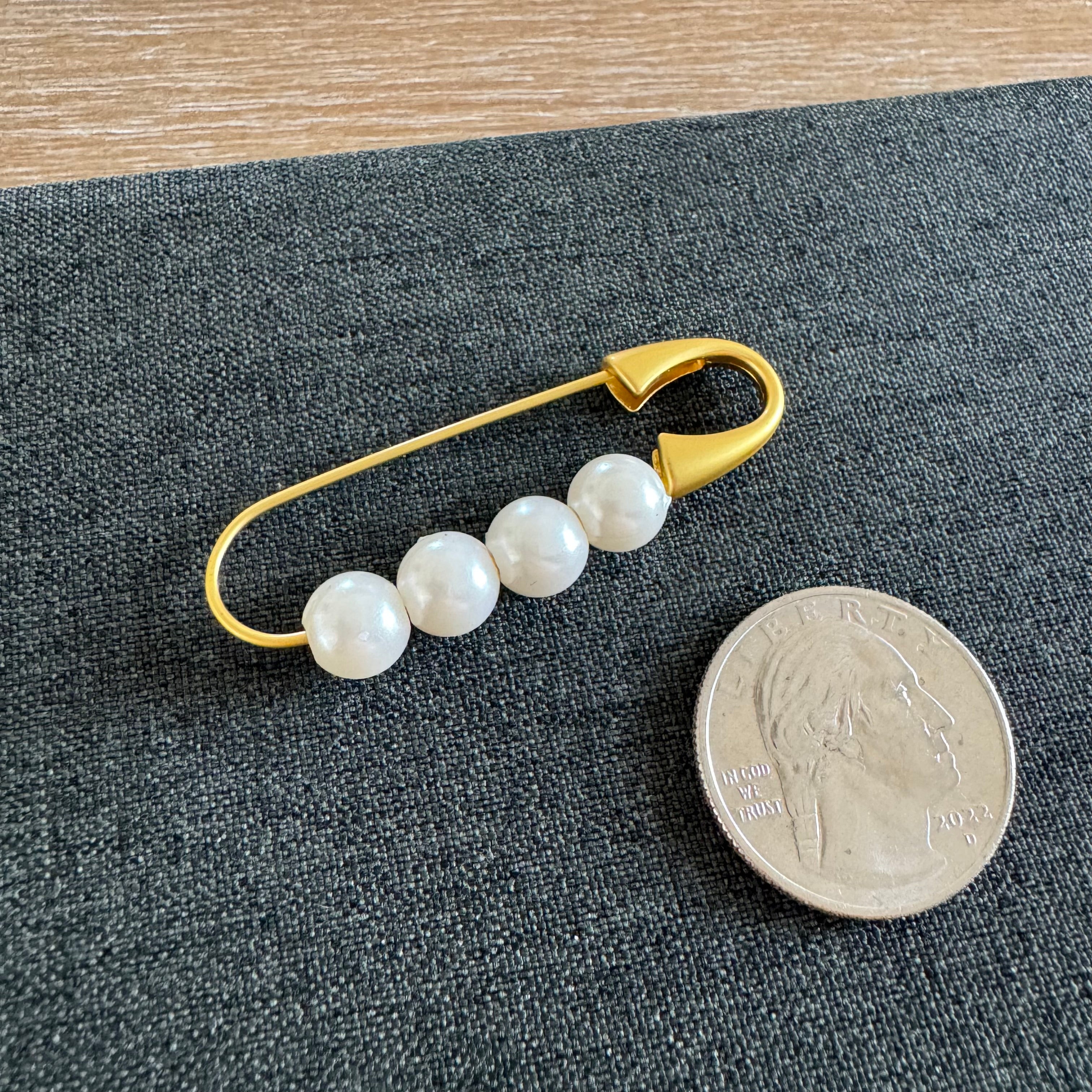 Mod Pearl Pin