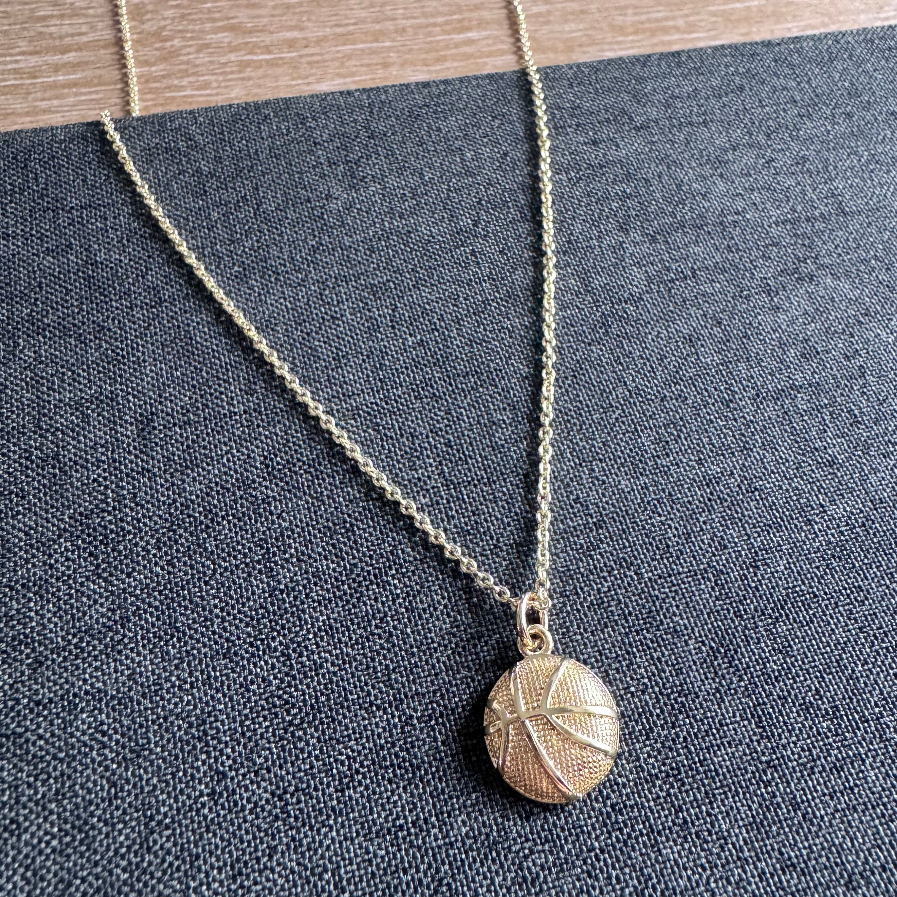 Casen Basketball Necklace Golden