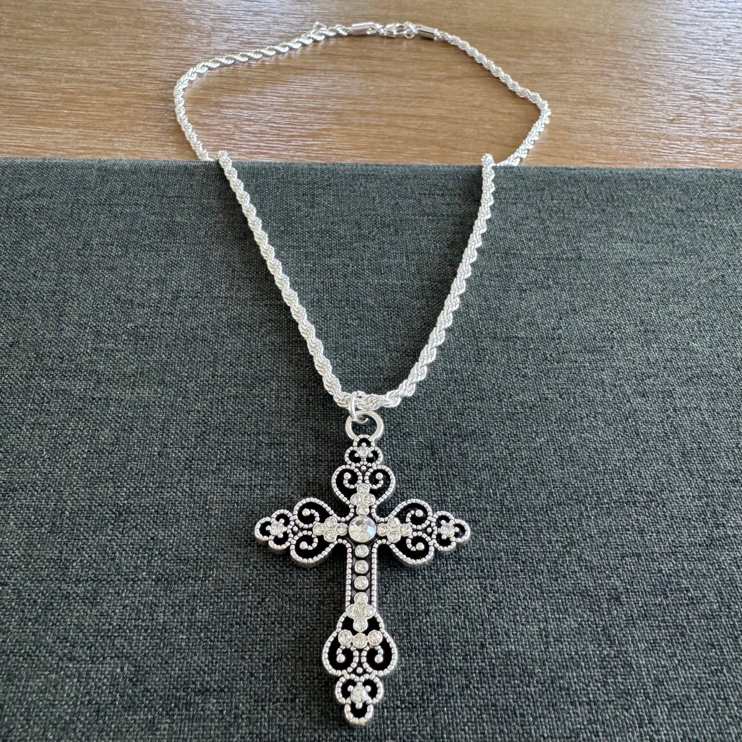 Ryan Cross Necklace Silver
