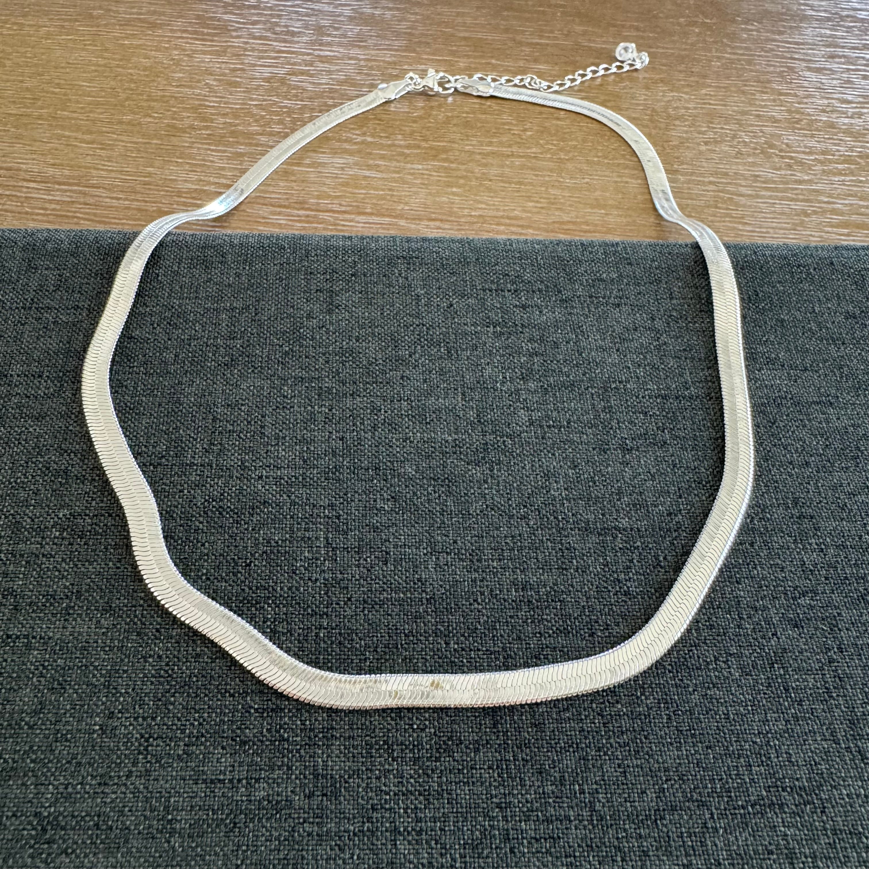 Sutton Necklace Silver