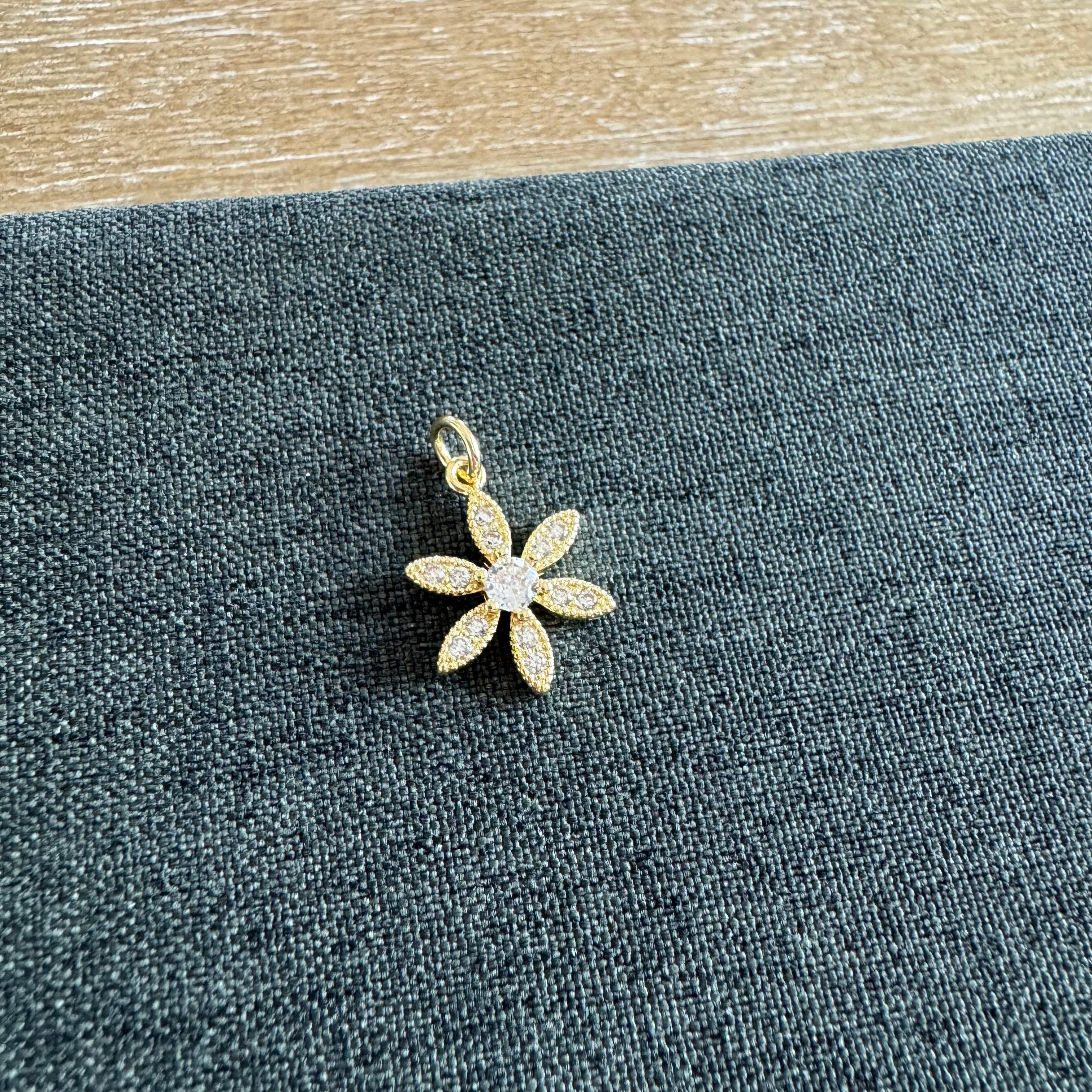Fyn Flower Charm