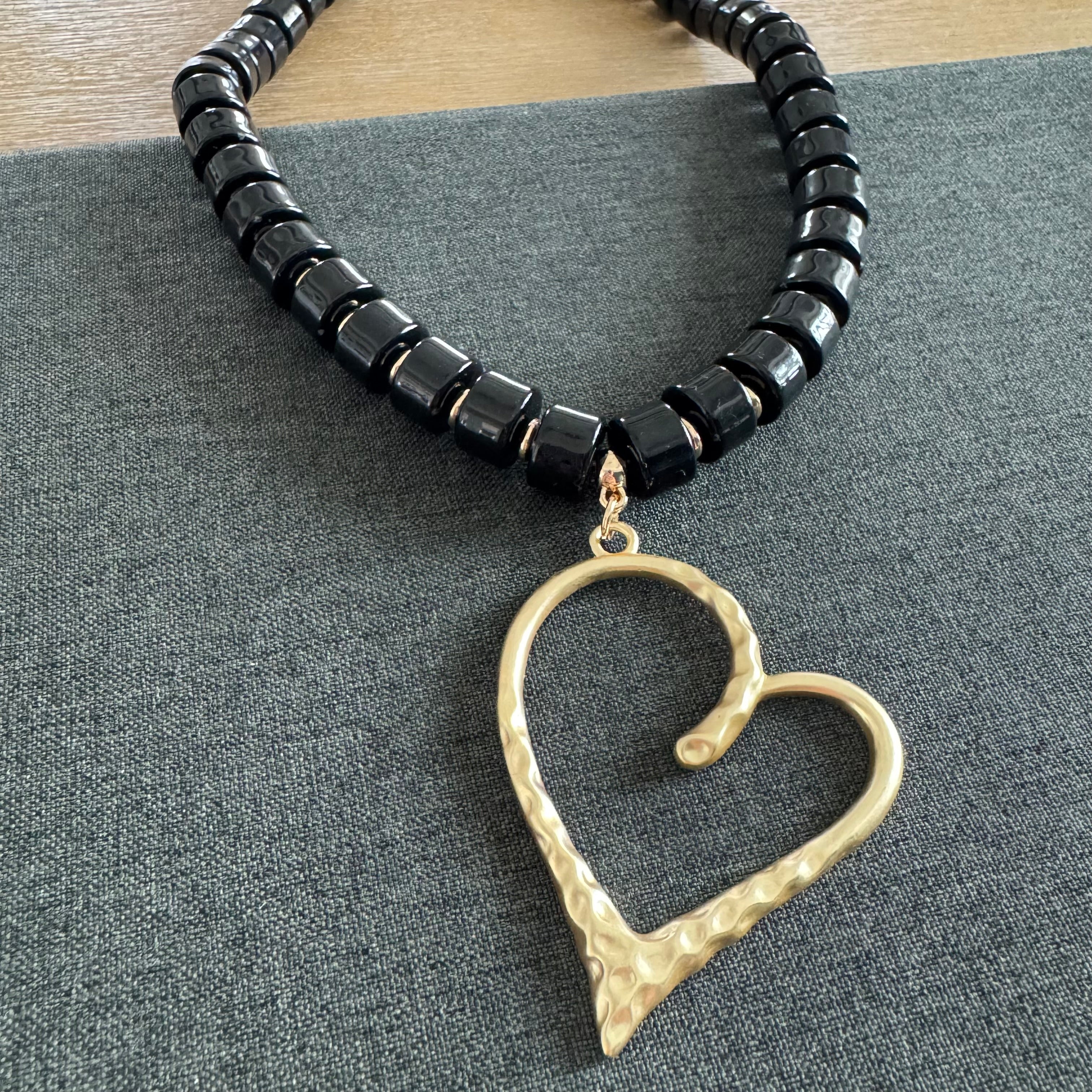 Harrison Heart Necklace black