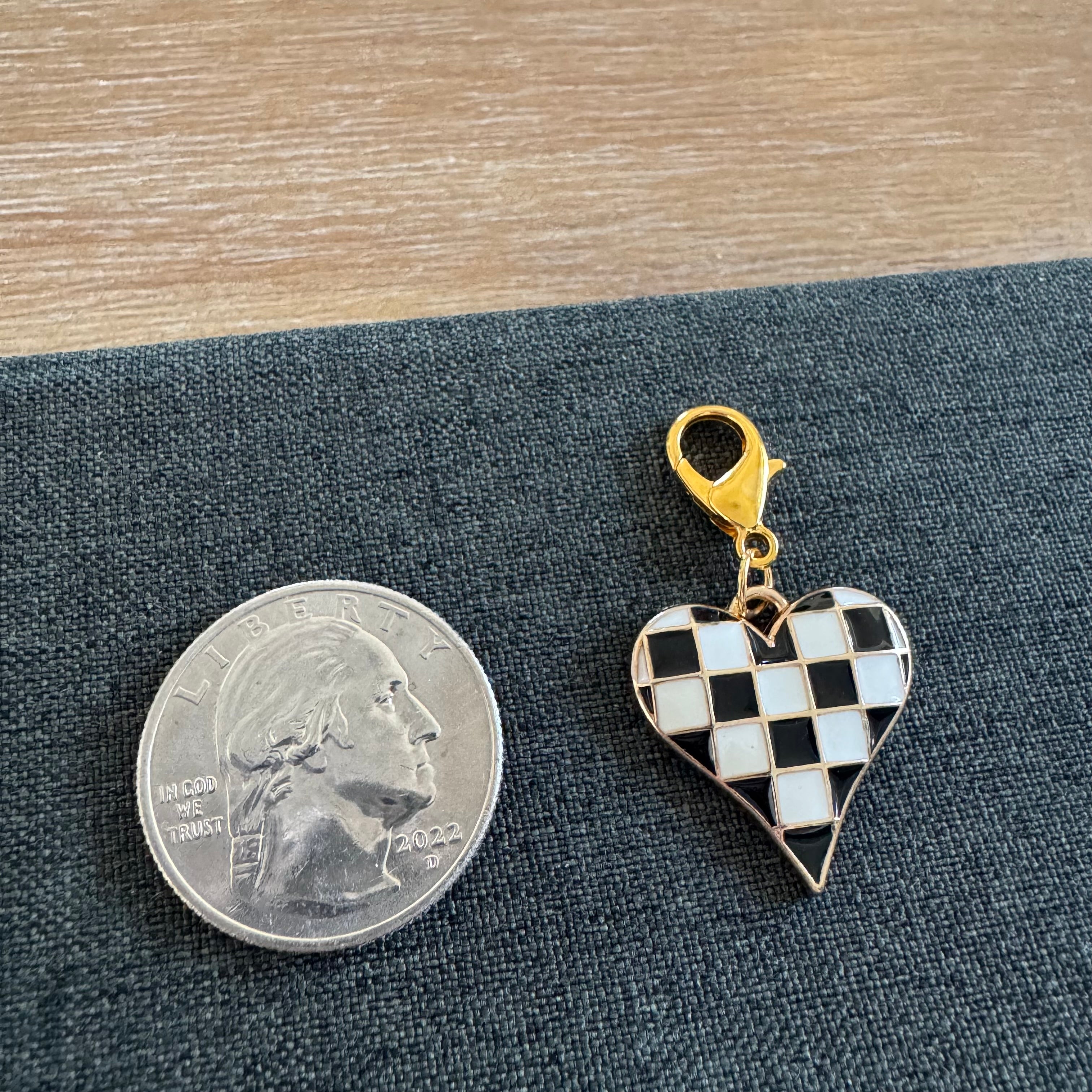 Checkered Point Heart Shoe Charm
