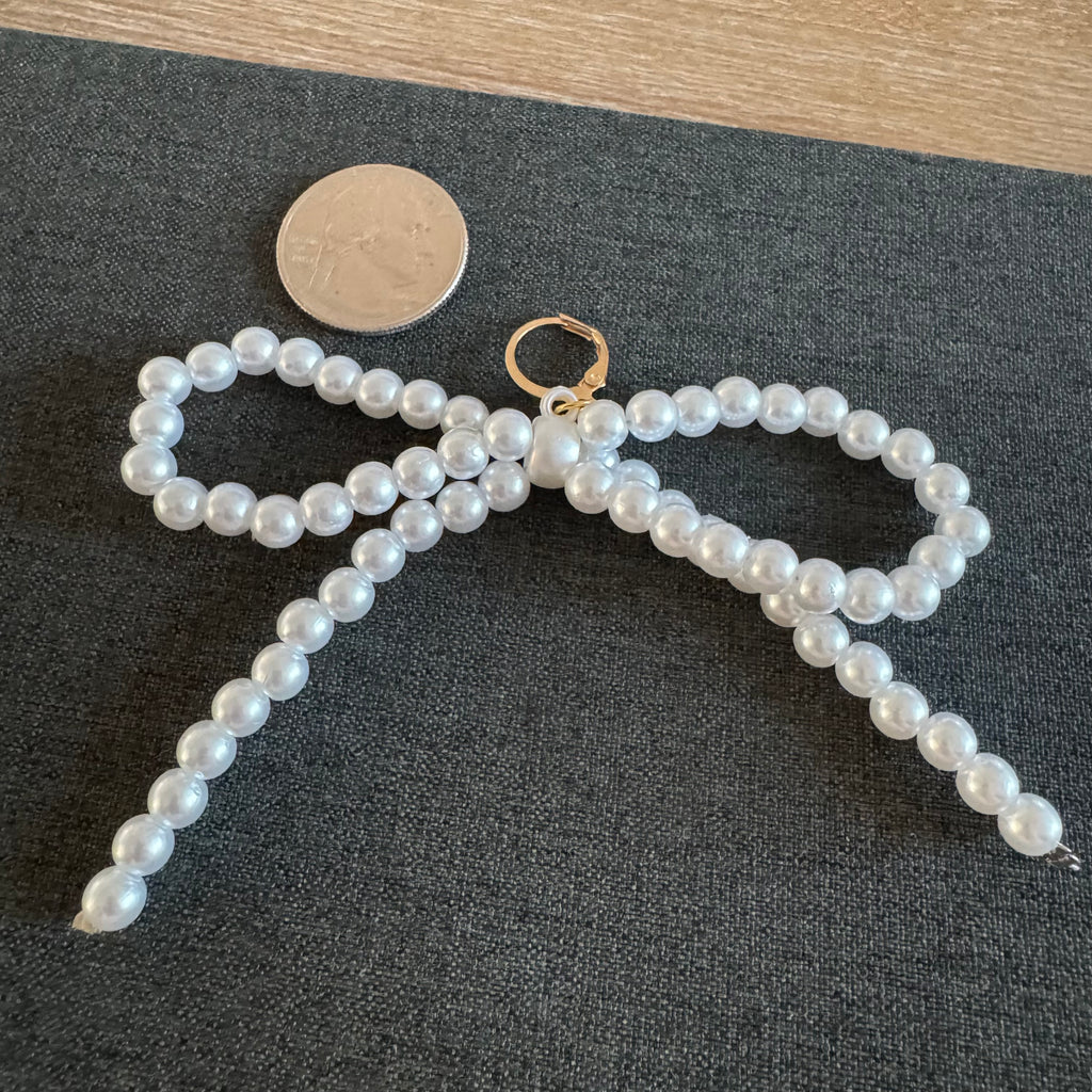 Pearly Pearl Bow Round Shoe Charm