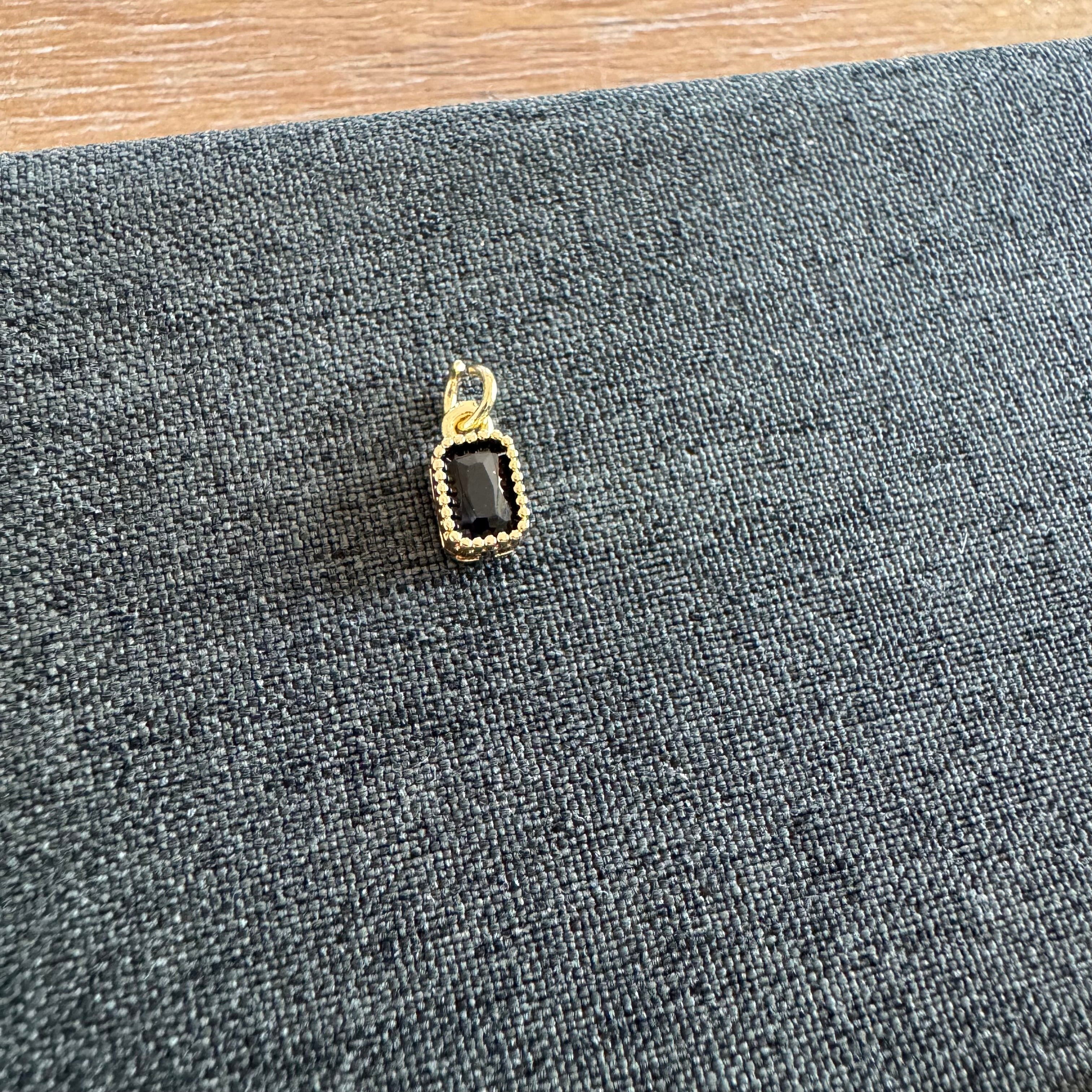 Frame Stone Charm black